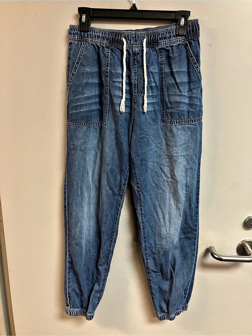 Celebrity Pink Pull-On Denim Joggers in Blue Size Small